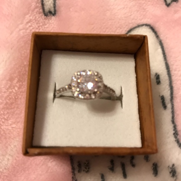 Gorgeous Halo SS wSimulated Diamonds Ring - Picture 5 of 8